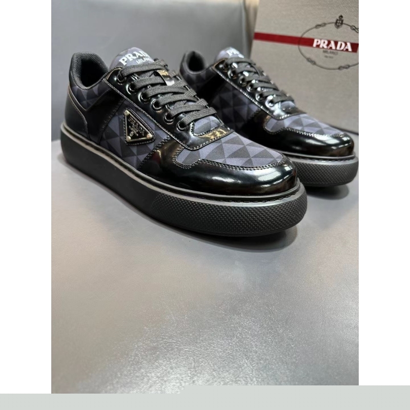 Pra*a casual shoes
